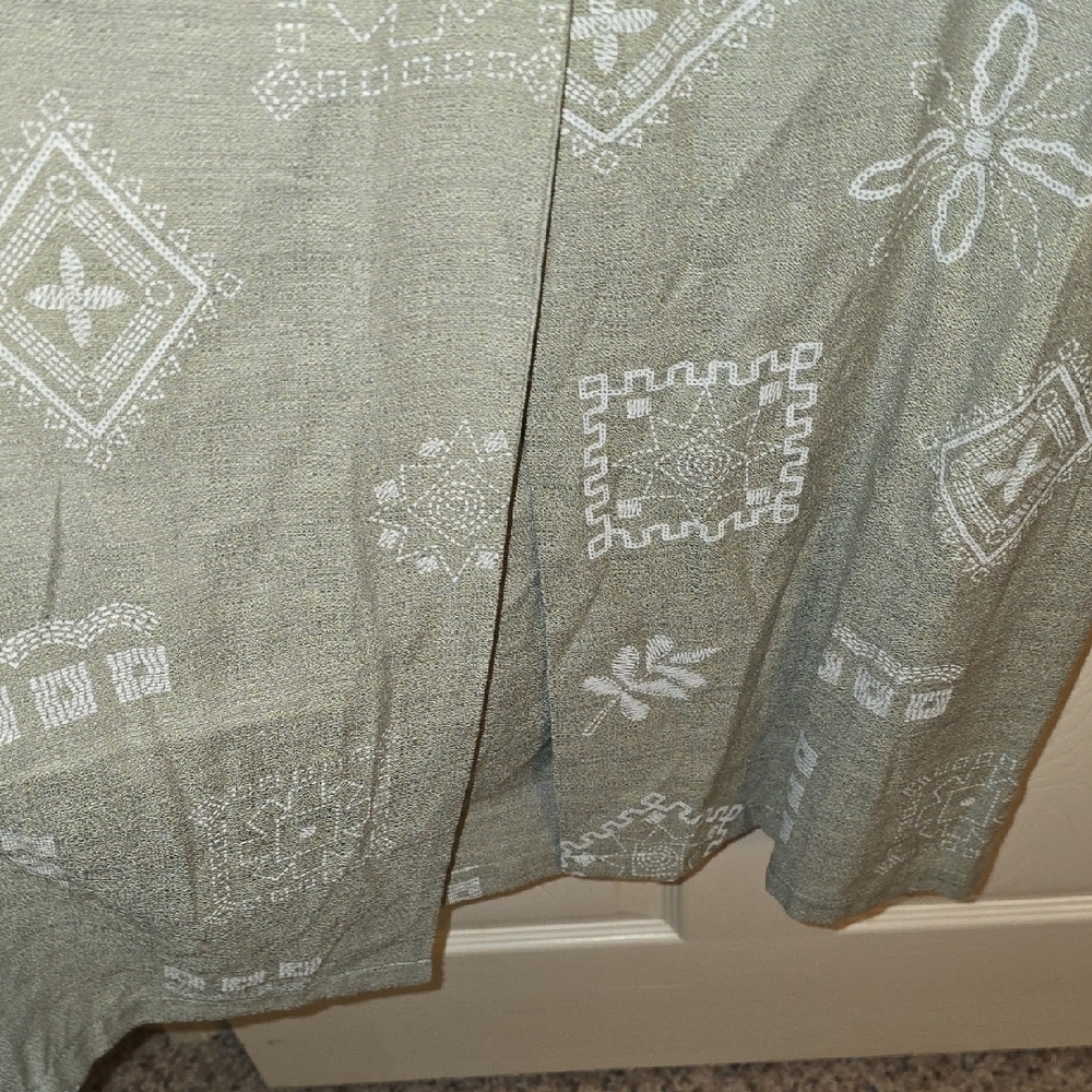Elegant Olive Button-Front Maxi Dress - Picture 5 of 7